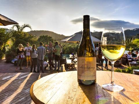 4x4_adventure_experience_wine_tasting_bottle_with_glass_white_wine