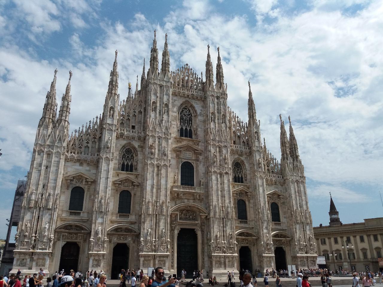 Milan: The Duomo terraces with Skip the line, lift and audioguide