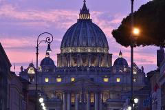 Guided tour to the St. Peter's Basilica and the Cupola in Spanish