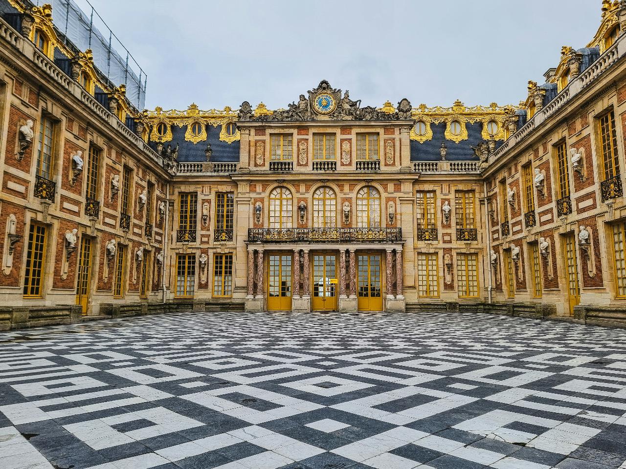 Palace of Versailles Passport Entry with Hosted Access & Digital Audio Guide (Viator)