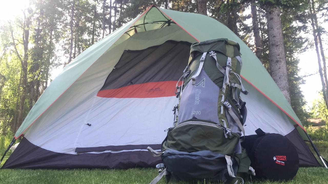 Car Camp Package Tent Sleeping Bag Sleeping pads, cooler, 2 chairs