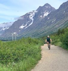 Bike Mountain - XL - Helmet/Lock/Repair kit/Water Cage/Pump