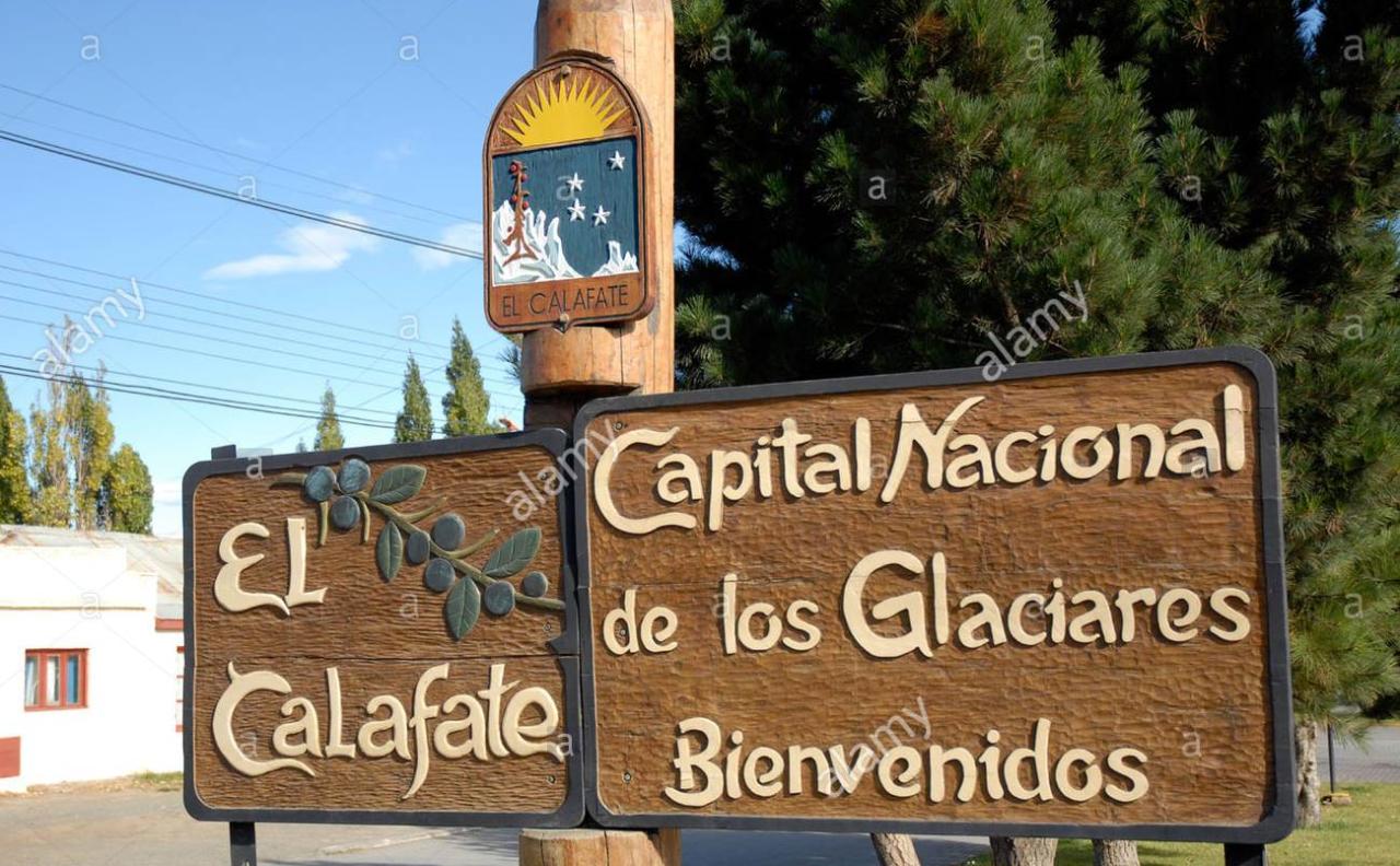 El Chalten to El Calafate Airport or City - PRIVATE VAN (13 PAX)