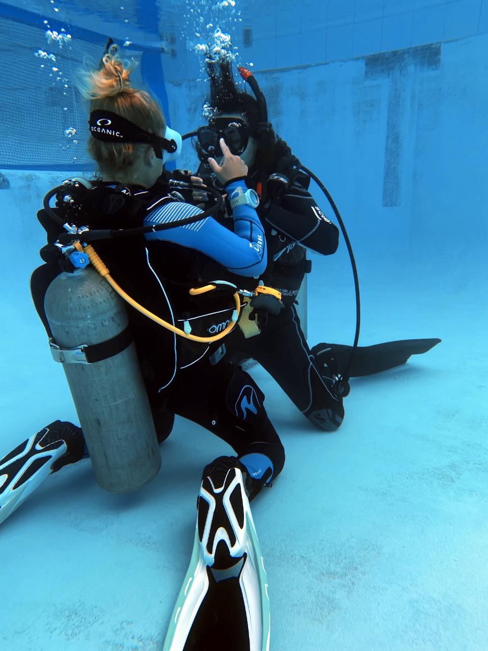 PADI Open Water Diver Course STEP 2 - Confined Water Session PRIVATE 