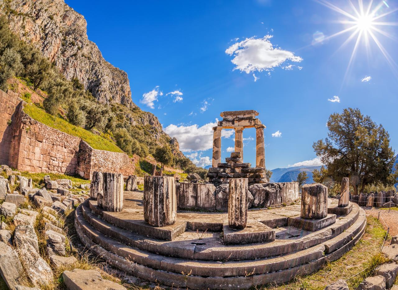 From Athens: Delphi full day V.R audio guided tour with entry ticket