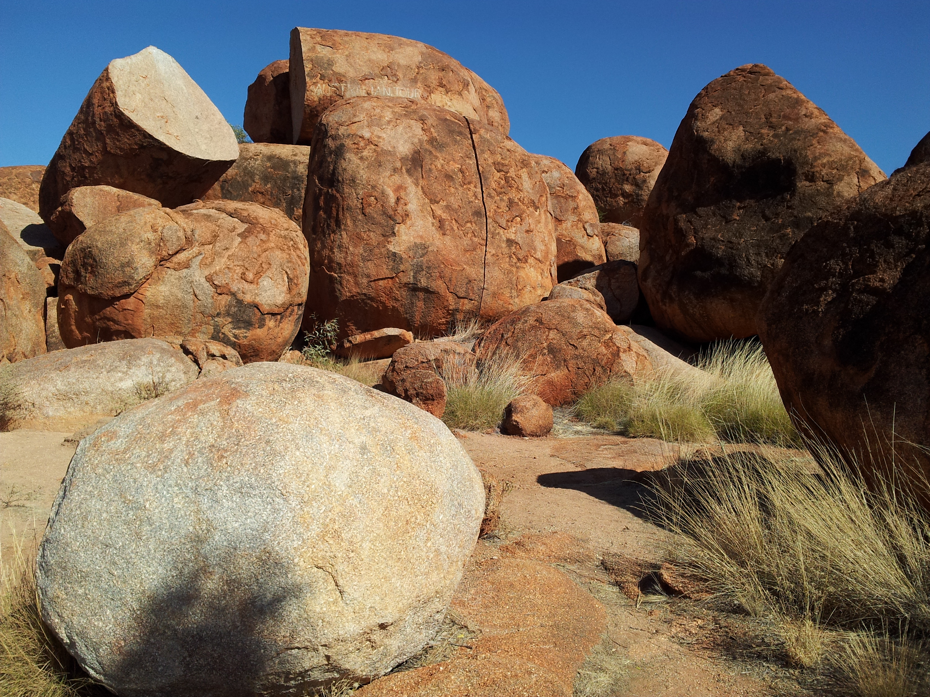 Alice Springs to Darwin via Utopia, Devils Marbles Mataranka, Daly Waters Katherine Gorge Tour 5 days
