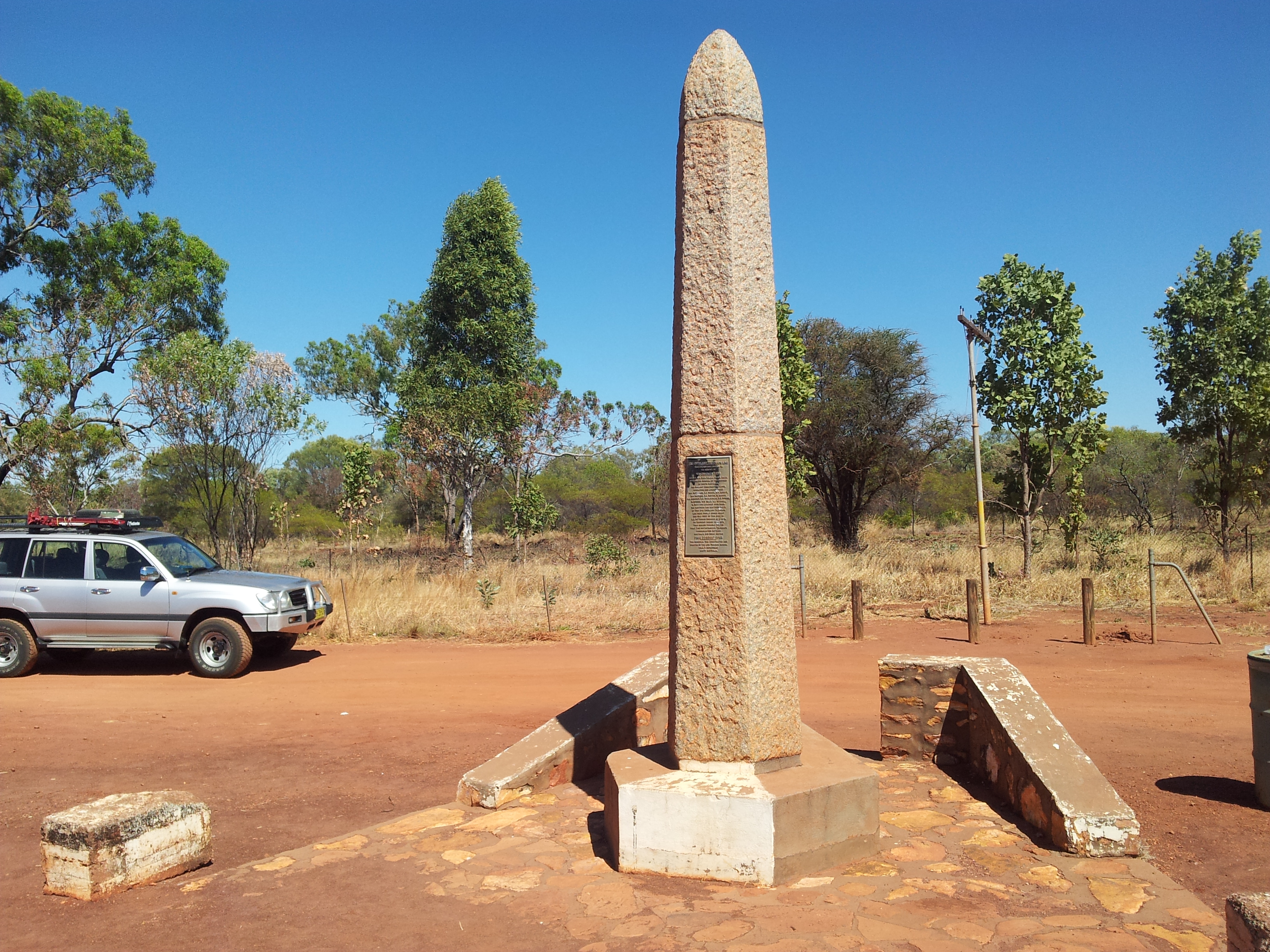 Alice Springs to Darwin via Utopia, Devils Marbles Mataranka, Daly Waters Katherine Gorge Tour 5 days