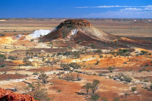 Lake Eyre from Sydney to Kununurra or Darwin via Alice Springs via Mungo Broken Hill Coober Pedy and NSW Outback 8 days 