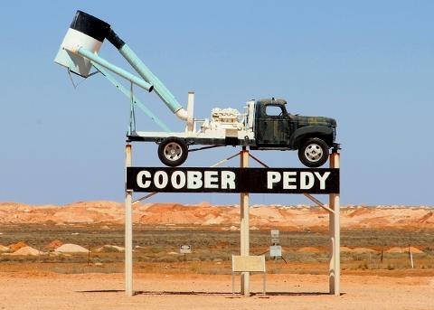 Coober_Pedy_tour_truck2