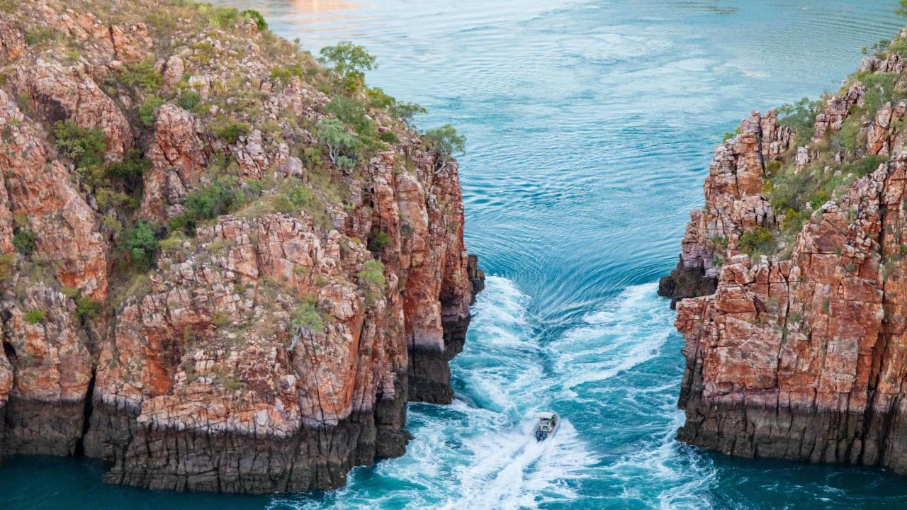  Kimberley Broome to Broome Accommodated Mitchell Falls Gibb River Bungles El Questro Windjana Tour 10 days 