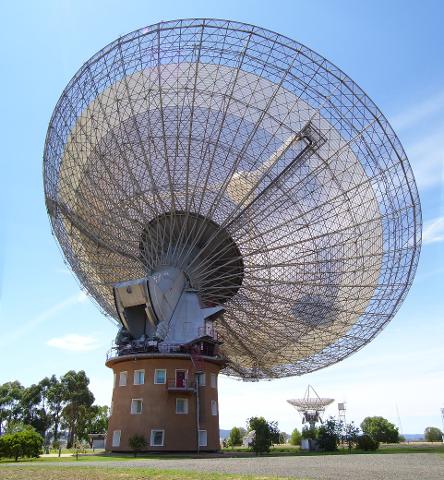 Parkes_Radio_Telescope_09