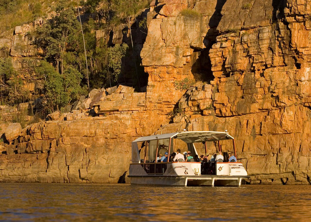 Alice Springs to Darwin via Utopia, Devils Marbles Mataranka, Daly Waters Katherine Gorge Tour 5 days