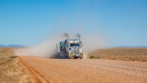 roadtrain_Oodnadatta_track