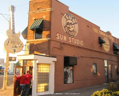 Private Walking Tour of Beale Street with entrance to Sun Studio
