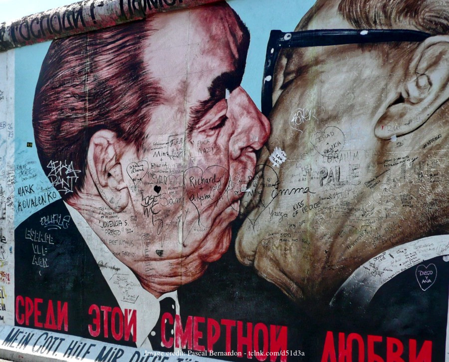 East Berlin's Street Art: Private Walking Tour