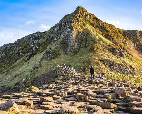 Explore the Giant's Causeway: Private Day Trip from Belfast