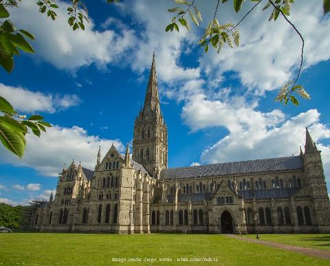 Stonehenge and Salisbury Cathedral Private Day Trip From Bath including tickets