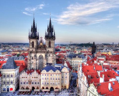 Prague In a Day: Private Walking Tour with Castle & Cruise tickets included