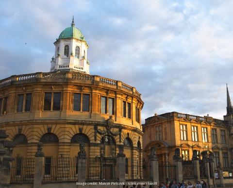 Half Day Highlights of Oxford Private Tour with College Visit & Drinks