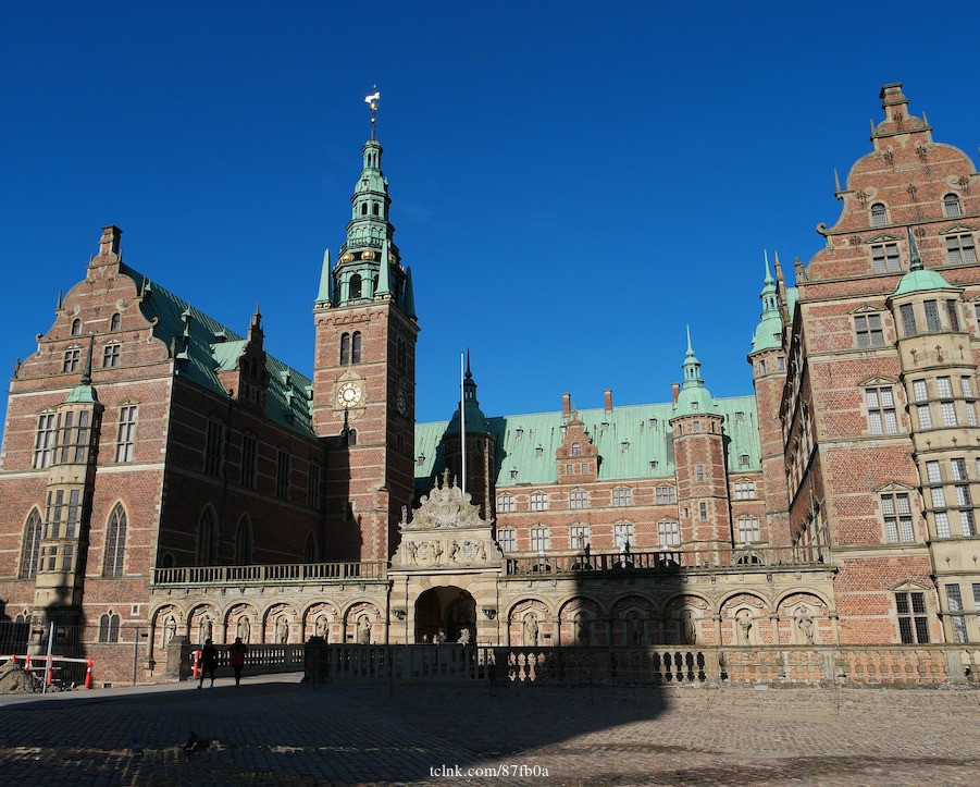 Frederiksborg & Kronborg Castles: Private Day Trip from Copenhagen