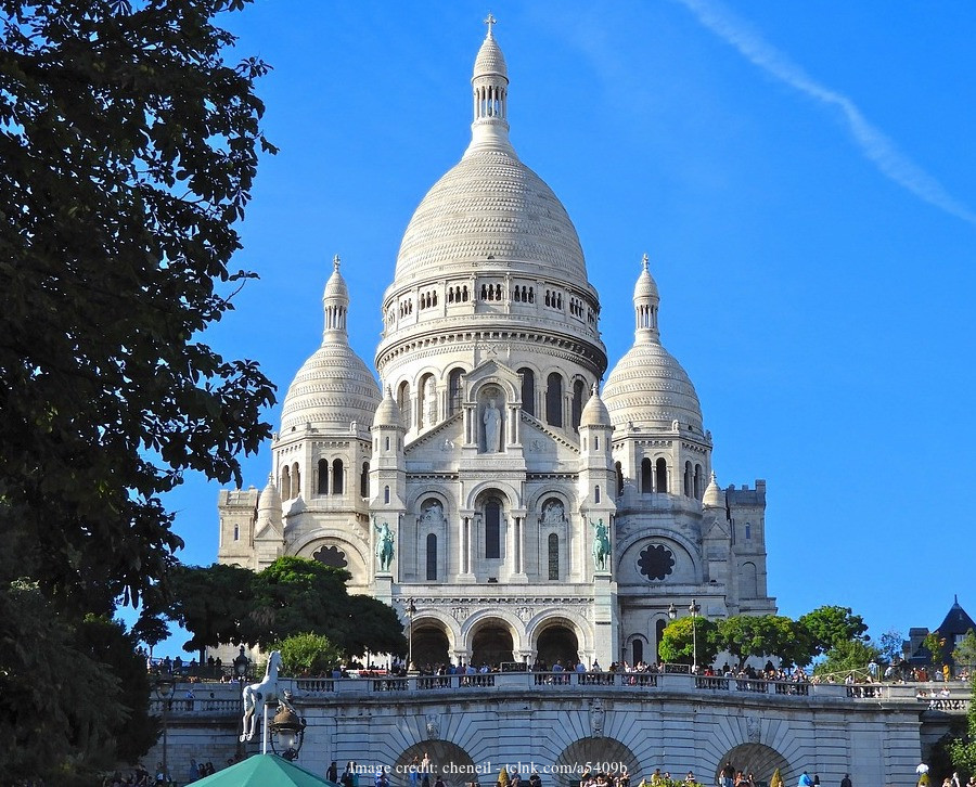 The Historic Heart of Paris: Private Walking Tour & River Cruise