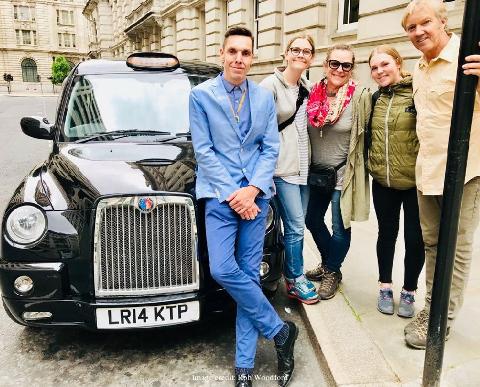 The Best of London in an Iconic Black Cab: Private Driving Tour