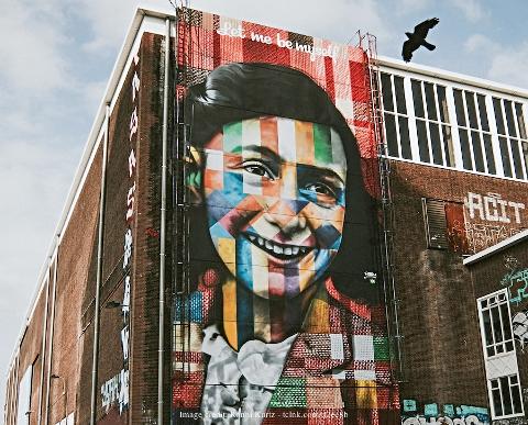 Anne Frank & Her Secret Annex in VR: Private 2-hour Walking Tour