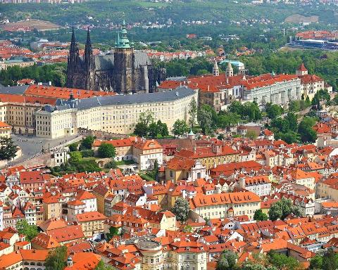 Visit Prague Castle & Lobkowicz Palace: Private Half-Day Tour