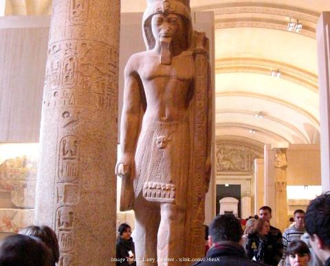 Private Louvre Tour: the Masterpieces & the Egyptian Collection (tickets included)