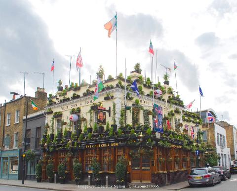 East London's Historic Pubs and Rebels Private Walking Tour with Drinks