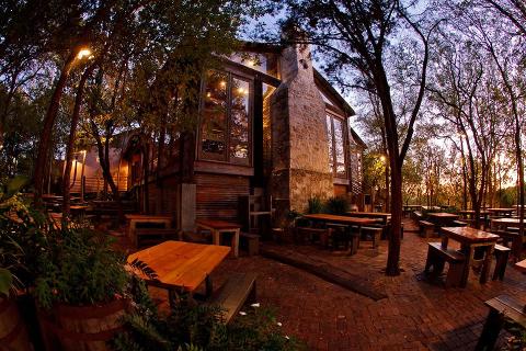 Gruene_Gristmill_outdoor_no_customers_2