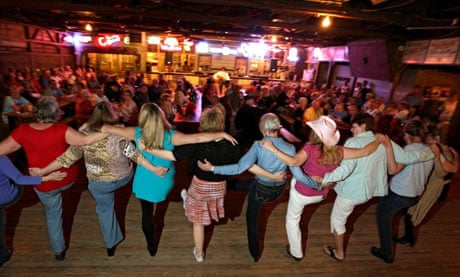 Gruene_Hall_San_Antonio_Line_dance