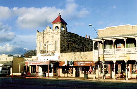 Main_Street_of_Fredericksburg