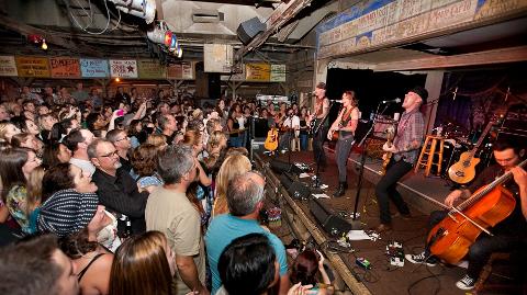 brandi_carlile_at_gruene_hall_concert