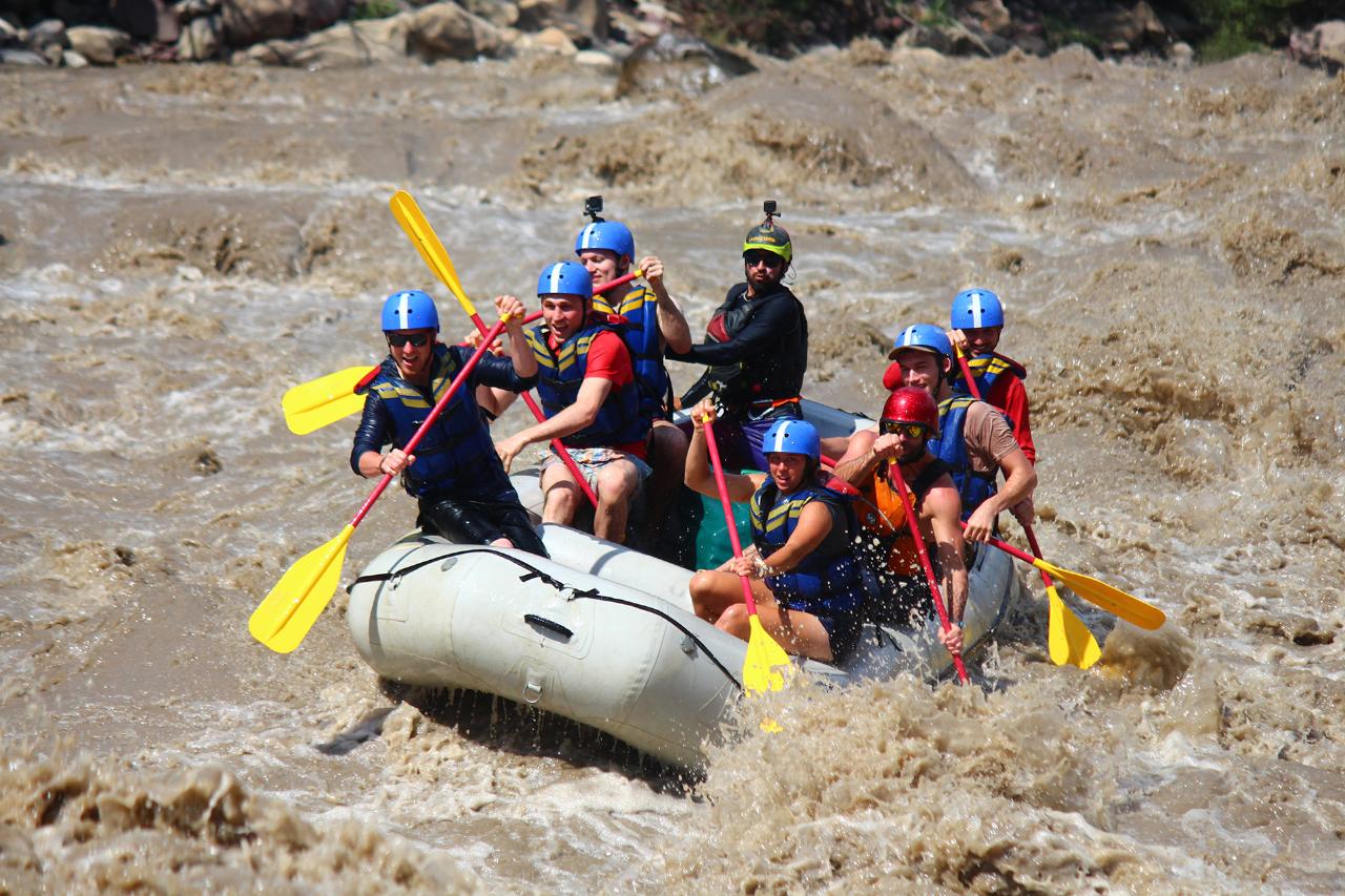 Rafting Chicamocha Canyon (Class III & IV)
