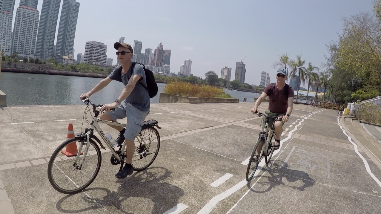 Bangkok City Culture ride - Bike through the heart of Bangkok's business districts