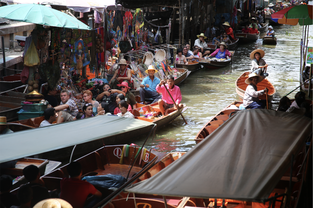 Colors of Damnoen Saduak - Private cycling  tour through the surroundings of the famous floating market.