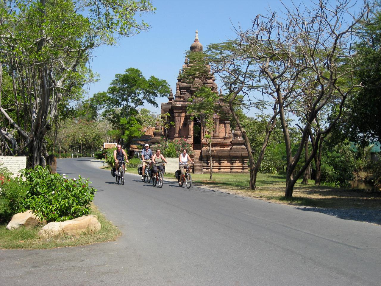 Secrets of Siam 2 days private cycling & boat adventure