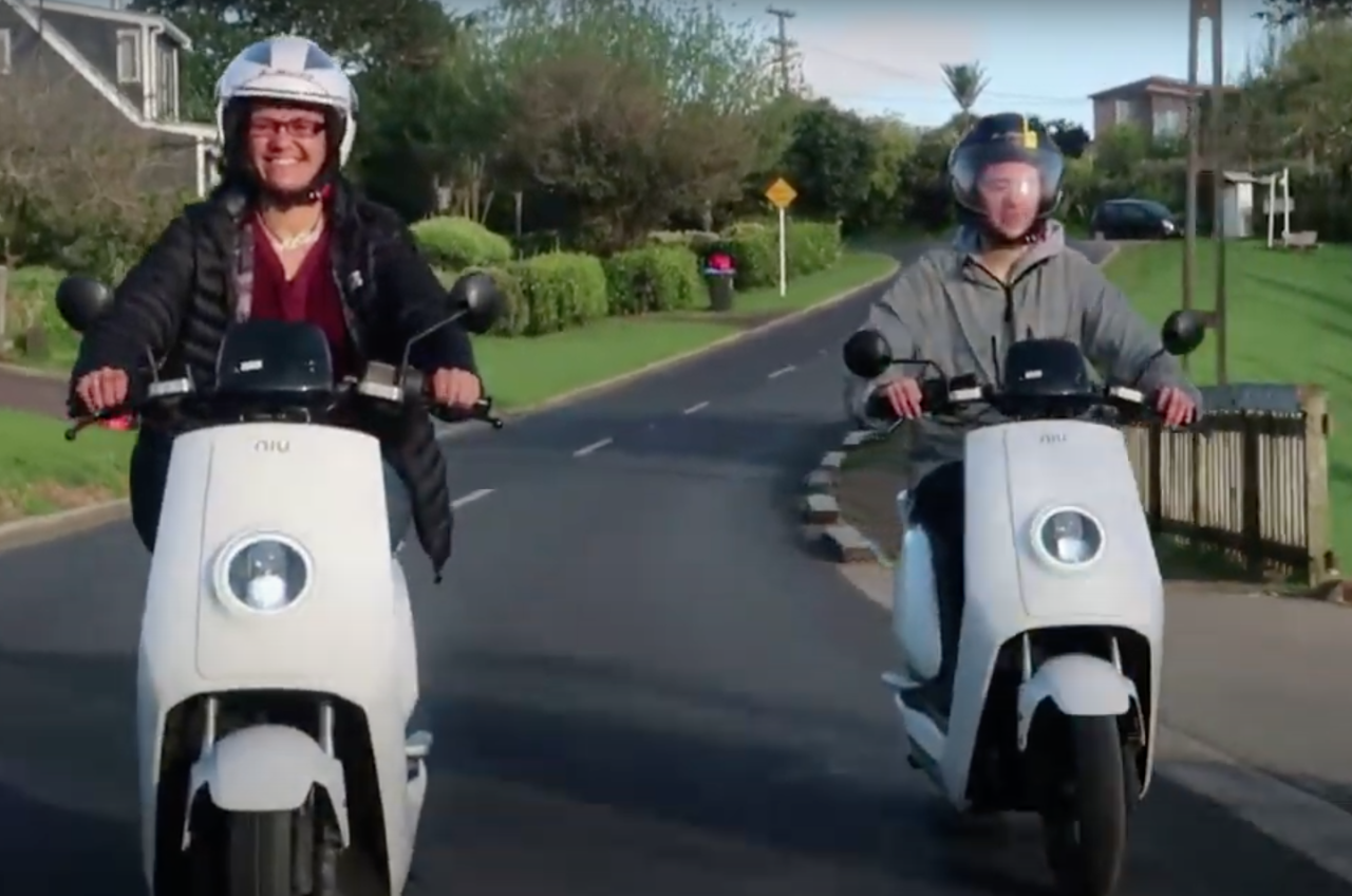 Bosch - e-Moped - For 1 Person - WAIHEKE @FERRY