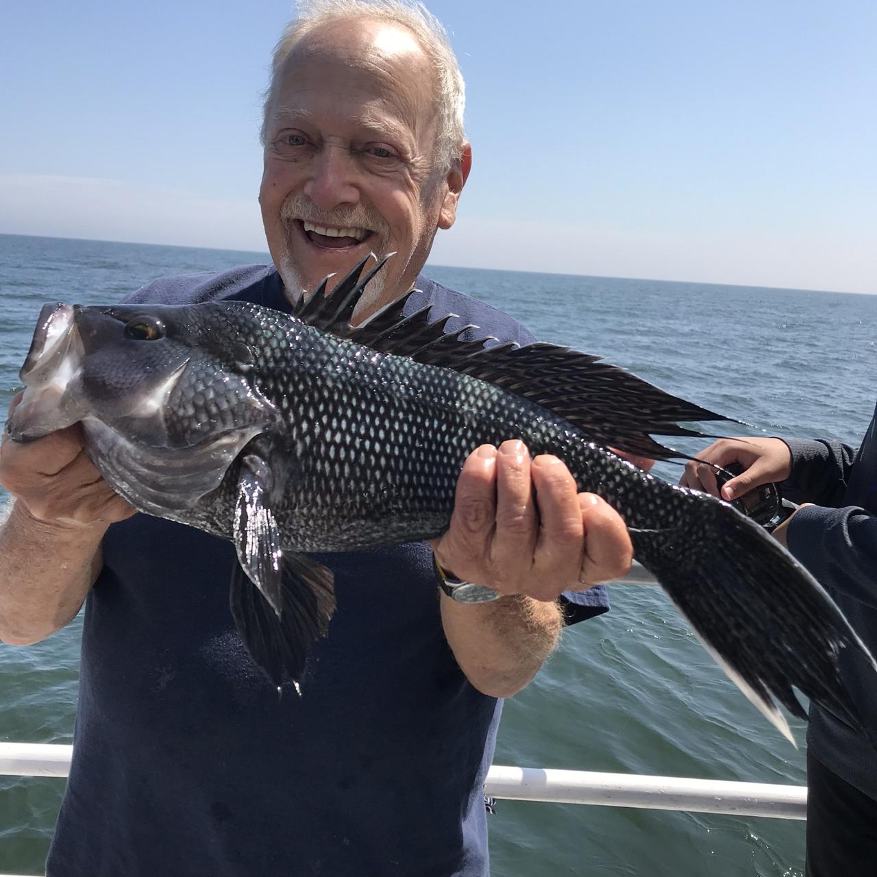 xx **EAST END SEA BASS SPECIAL!   EXTENDED DAY  ** (5AM - 3:30PM) *Sailing from Port Jefferson* 