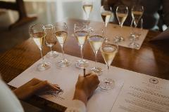 The Jeté Sparkling Wine Flight - book now for summer tastings!