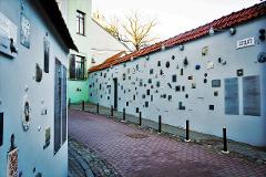 Discovery Walk in Vilnius: Mysterious Miracles