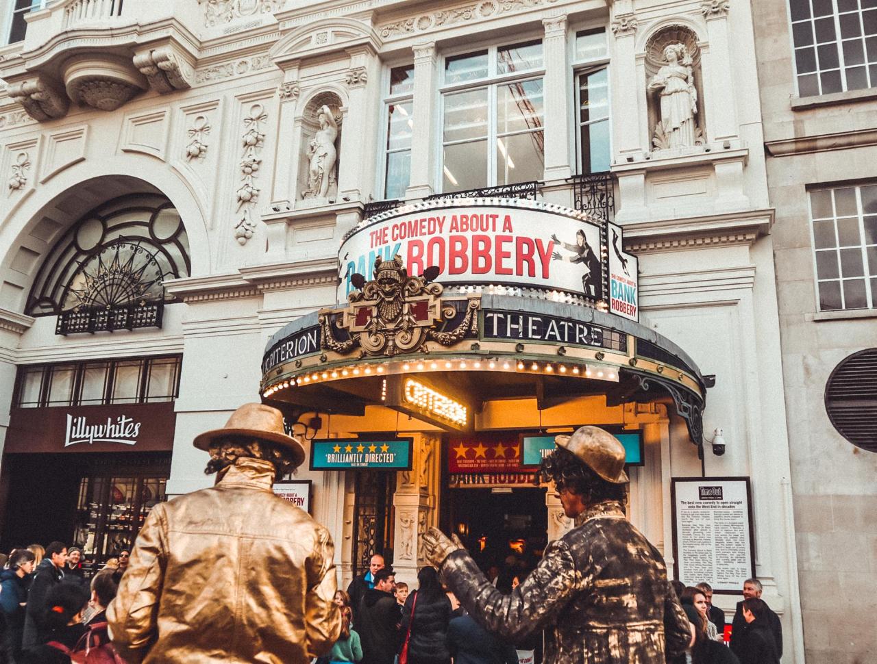 Discovery walk in London’s Piccadilly Circus and Whitehall - politics, culture and mind-blowing history!