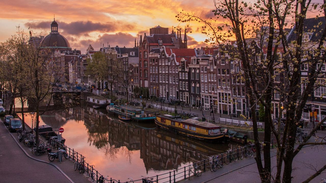 Amsterdam City Centre: through the eyes of a local