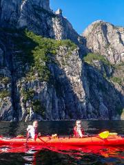 Private Guided Tour Kayaking Lysefjord