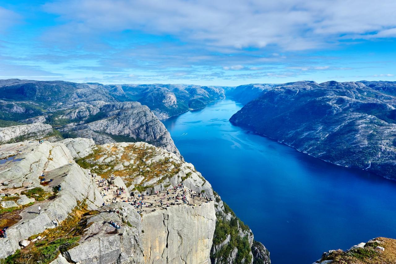 4 Days: Hike, Kayak, and Camp on the Norwegian Fjords