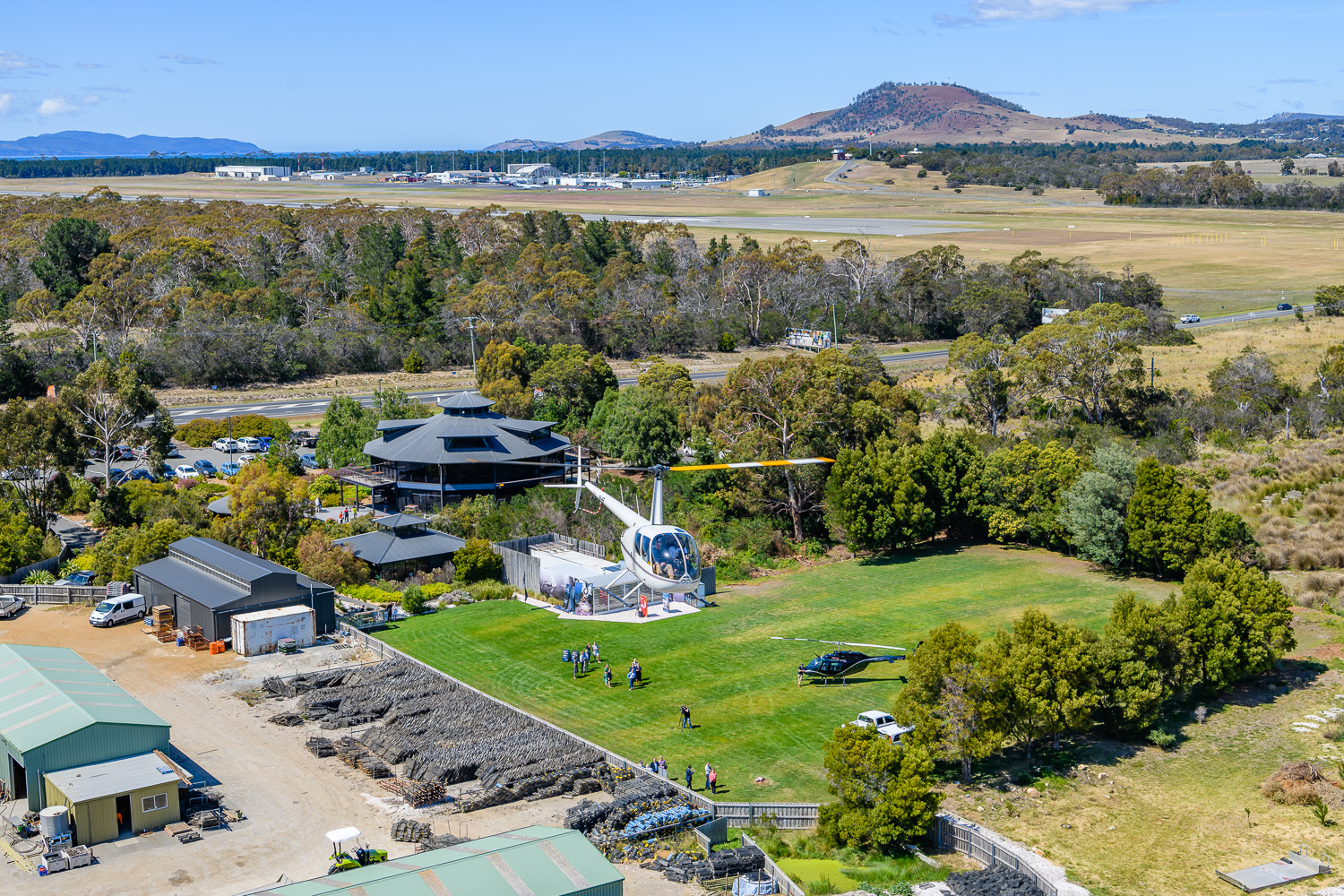 HOBART CITY FLIGHT AND LUNCH AT BARILLA BAY
