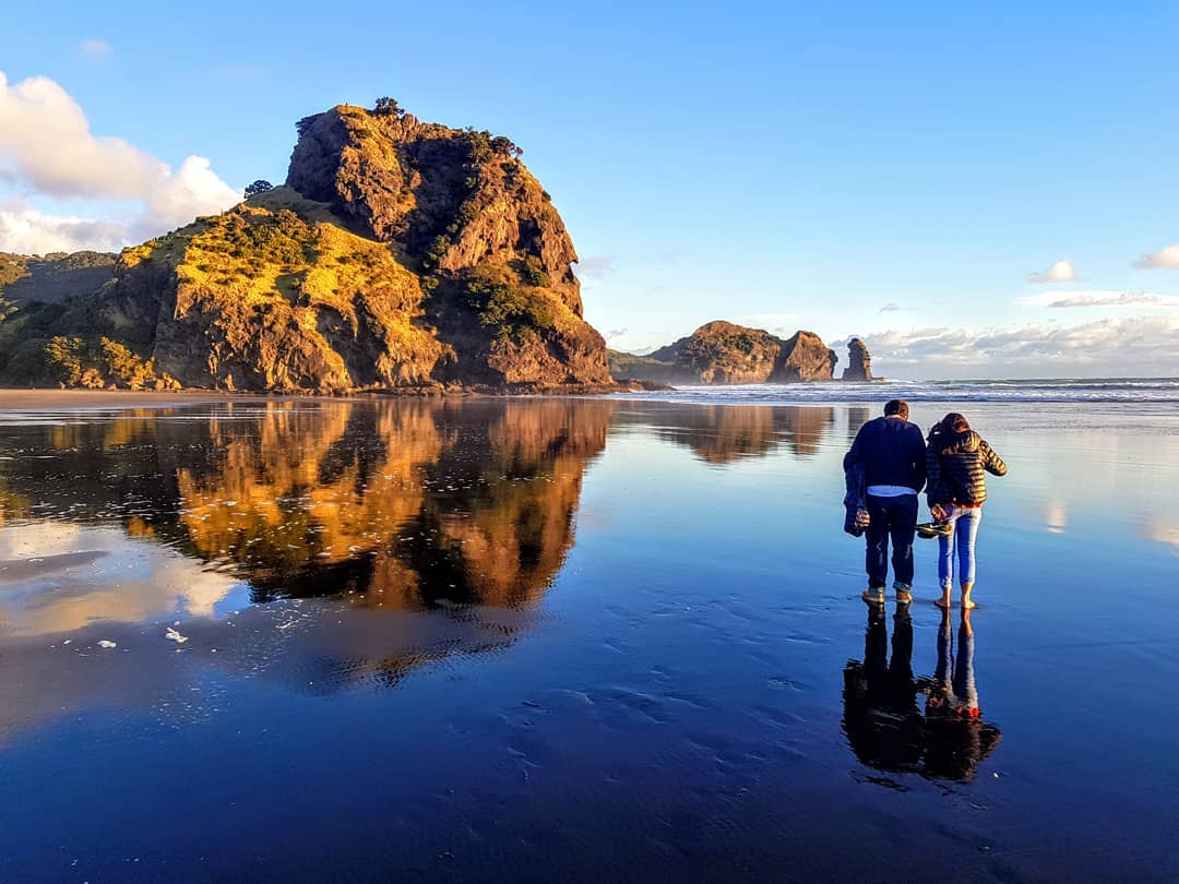 Auckland to Piha (11:30 am Shuttle)