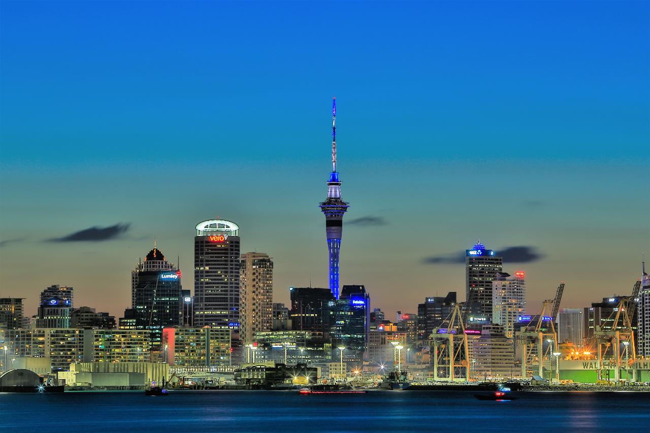 AUCKLAND - SUNSET DINNER CRUISE