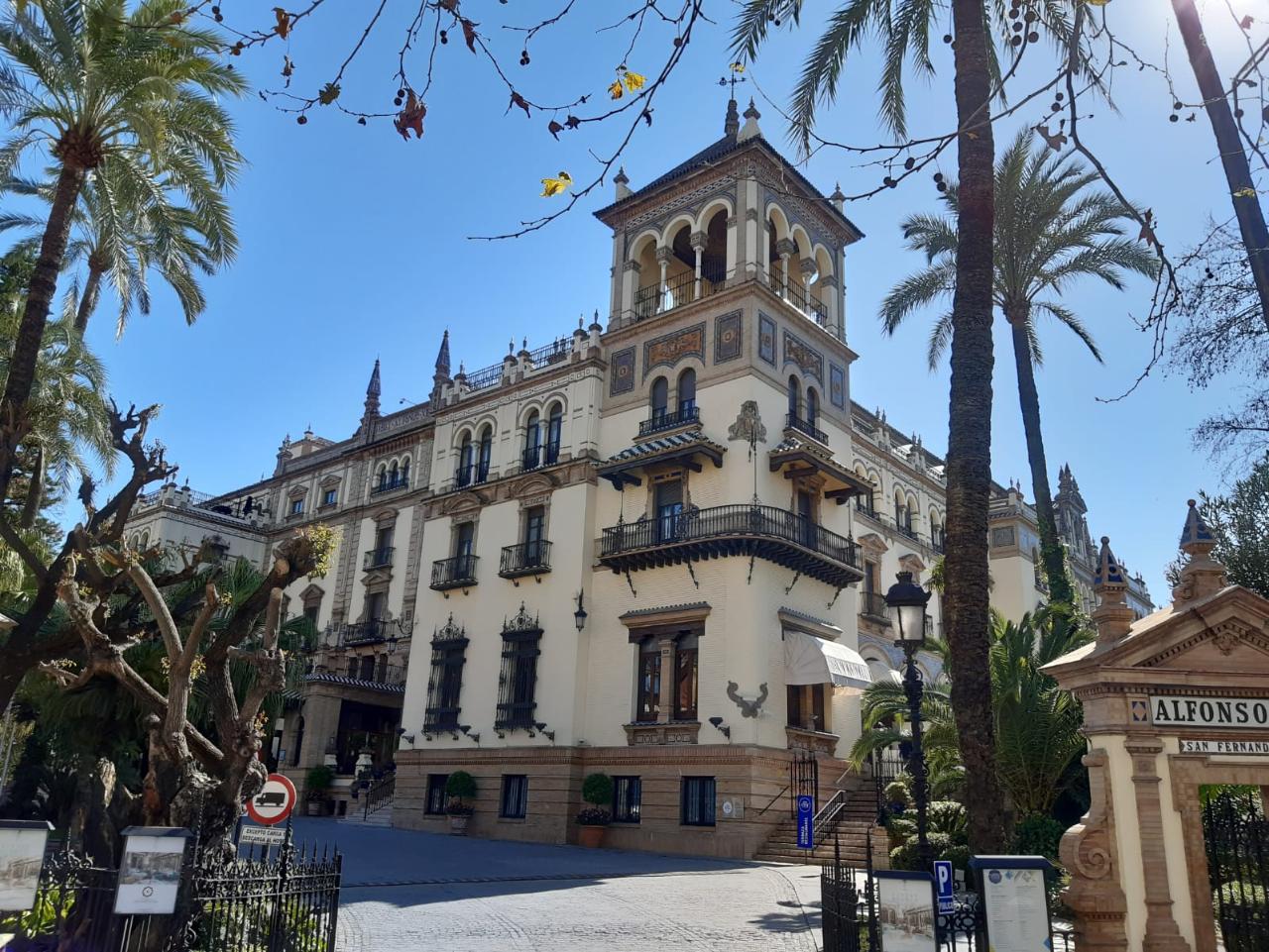Seville Tour: Old Town Wonders Exploration Game